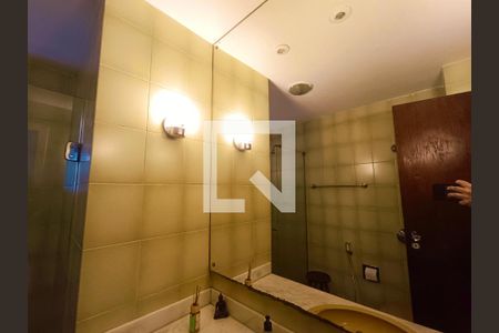 Apartamento à venda com 156m², 3 quartos e 1 vaga Apartamento à venda com 156m², 3 quartos e 1 vagaBanheiro social