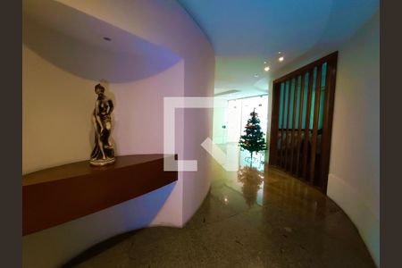 Apartamento à venda com 156m², 3 quartos e 1 vaga Apartamento à venda com 156m², 3 quartos e 1 vagaPortaria