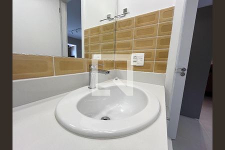 Apartamento para alugar com 38m², 1 quarto e sem vagaBanheiro 