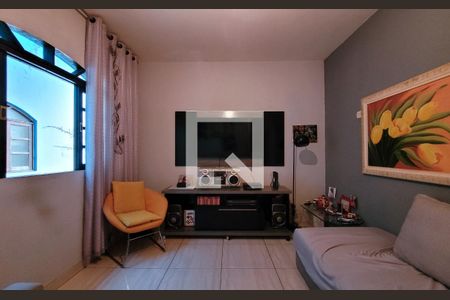 Casa à venda com 350m², 4 quartos e 2 vagasSala - Casa 2