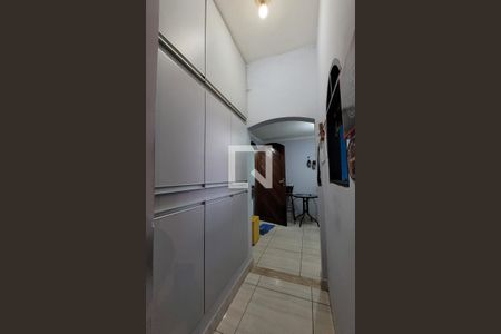 Casa à venda com 350m², 4 quartos e 2 vagasCorredor - Casa 2