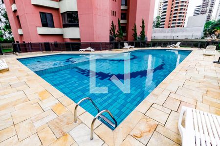 Apartamento para alugar com 150m², 3 quartos e 3 vagas Apartamento para alugar com 150m², 3 quartos e 3 vagasÁrea comum - Piscina