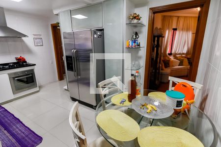 Apartamento para alugar com 150m², 3 quartos e 3 vagas Apartamento para alugar com 150m², 3 quartos e 3 vagasCozinha - Armários