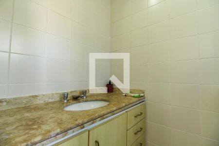 Banheiro da Suíte de casa de condomínio à venda com 3 quartos, 102m² em Vila Carrão, São Paulo