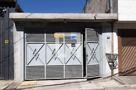 Casa à venda com 30m², 2 quartos e 1 vaga Casa à venda com 30m², 2 quartos e 1 vagaFachada