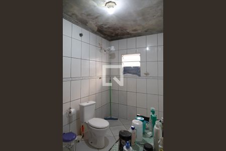 Casa à venda com 30m², 2 quartos e 1 vaga Casa à venda com 30m², 2 quartos e 1 vagaBanheiro