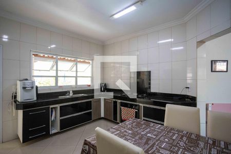 Casa à venda com 365m², 6 quartos e 10 vagasCozinha