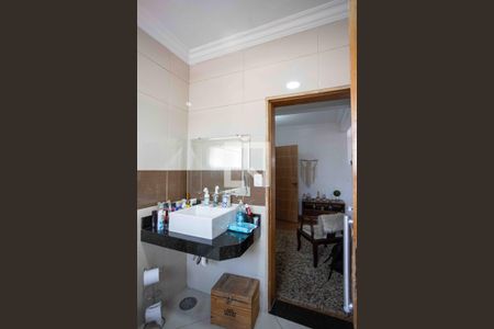 Casa à venda com 365m², 6 quartos e 10 vagasBanheiro Casa 2