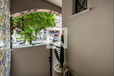 Varanda entrada de casa para alugar com 3 quartos, 230m² em Gonzaga, Santos