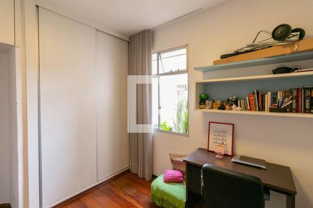 Quarto 1 de apartamento para alugar com 2 quartos, 80m² em Santo Antônio, Belo Horizonte