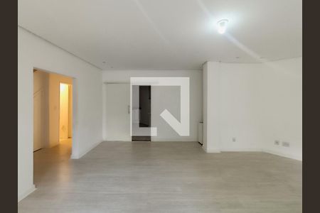 Sala de casa para alugar com 4 quartos, 140m² em Água Branca, São Paulo