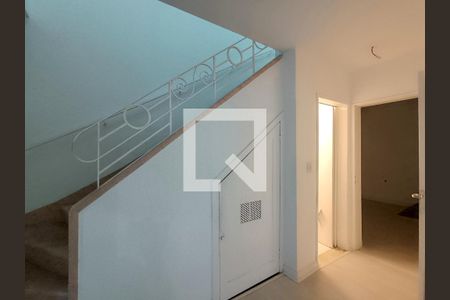 Sala - Corredor de casa à venda com 4 quartos, 140m² em Água Branca, São Paulo