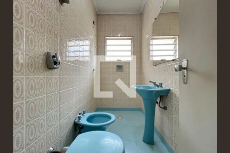Banheiro da Suíte de casa para alugar com 4 quartos, 200m² em Vila São Paulo, São Paulo