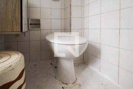 Casa à venda com 135m², 4 quartos e 1 vaga Casa à venda com 135m², 4 quartos e 1 vagaBanheiro de Serviço