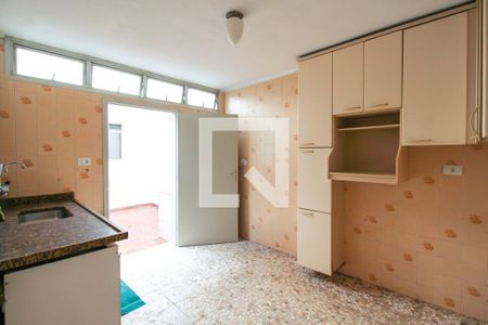 Casa à venda com 135m², 4 quartos e 1 vaga Casa à venda com 135m², 4 quartos e 1 vagaCozinha