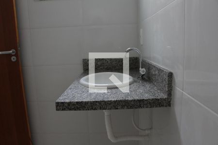 Banheiro de apartamento para alugar com 1 quarto, 29m² em Vila Carrao, São Paulo