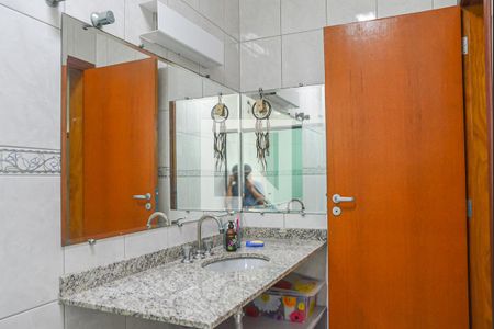 Casa à venda com 300m², 3 quartos e 4 vagasBanheiro da Suíte