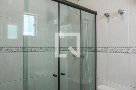 Casa à venda com 300m², 3 quartos e 4 vagasBanheiro da Suíte 2