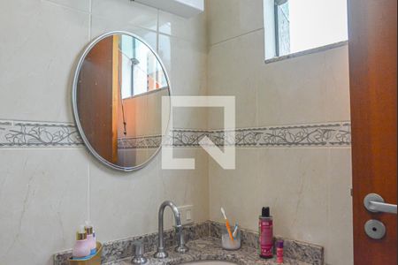 Casa à venda com 300m², 3 quartos e 4 vagasBanheiro da Suíte 2