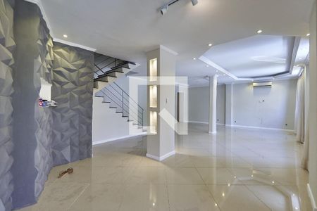 Sala de casa de condomínio à venda com 4 quartos, 300m² em Andaraí, Rio de Janeiro
