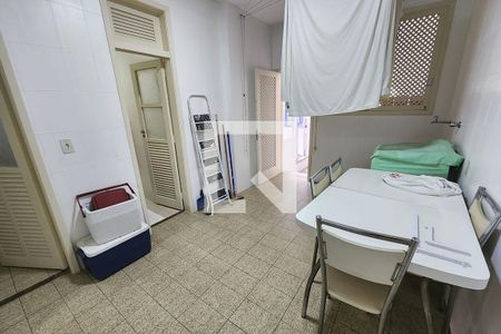 Apartamento à venda com 318m², 3 quartos e 1 vagaÁrea de Serviço