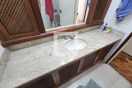 Apartamento à venda com 318m², 3 quartos e 1 vagaBanheiro 2