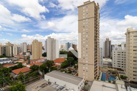 Vista da sacada de apartamento à venda com 3 quartos, 112m² em Cambuí, Campinas