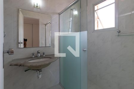 Banheiro da suíte de apartamento à venda com 3 quartos, 112m² em Cambuí, Campinas