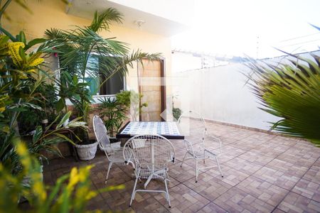 Casa à venda com 120m², 2 quartos e 3 vagas Casa à venda com 120m², 2 quartos e 3 vagasQuintal