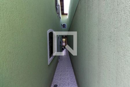 Casa à venda com 182m², 3 quartos e 2 vagas Casa à venda com 182m², 3 quartos e 2 vagasCorredor