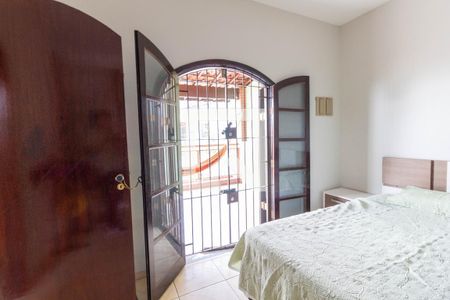 Casa à venda com 182m², 3 quartos e 2 vagas Casa à venda com 182m², 3 quartos e 2 vagasQuarto Suíte