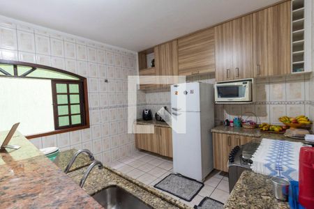 Casa à venda com 182m², 3 quartos e 2 vagas Casa à venda com 182m², 3 quartos e 2 vagasCozinha