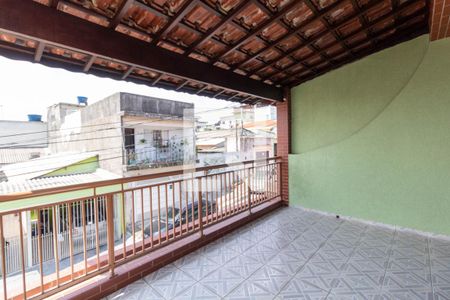 Casa à venda com 182m², 3 quartos e 2 vagas Casa à venda com 182m², 3 quartos e 2 vagasVaranda