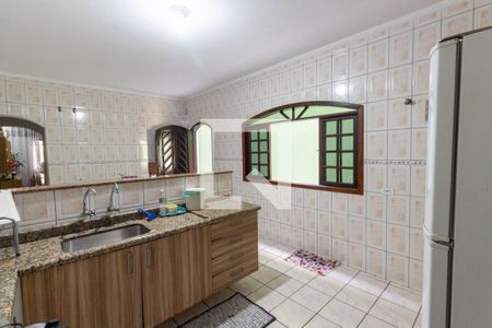 Casa à venda com 182m², 3 quartos e 2 vagas Casa à venda com 182m², 3 quartos e 2 vagasCozinha