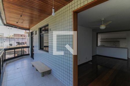 Apartamento à venda com 100m², 2 quartos e 1 vagaVaranda