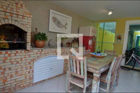 Casa de condomínio para alugar com 380m², 4 quartos e 3 vagasVaranda gourmet