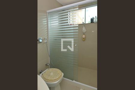 Casa de condomínio para alugar com 380m², 4 quartos e 3 vagasBanheiro da Suíte 3