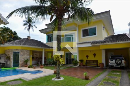 Casa de condomínio para alugar com 380m², 4 quartos e 3 vagasÁrea externa