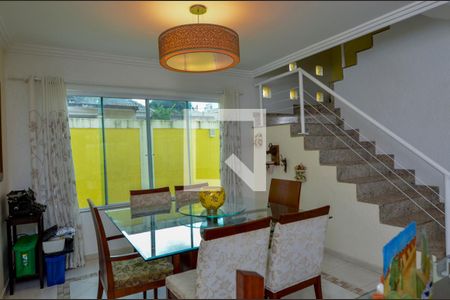 Sala de casa de condomínio para alugar com 4 quartos, 380m² em Vargem Grande, Rio de Janeiro