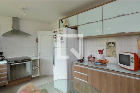 Casa de condomínio para alugar com 380m², 4 quartos e 3 vagasCozinha