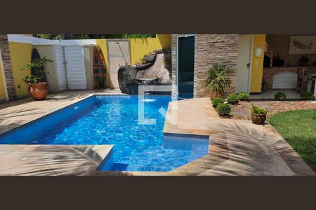 Casa de condomínio para alugar com 380m², 4 quartos e 3 vagasÁrea externa