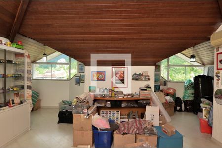 Casa de condomínio para alugar com 380m², 4 quartos e 3 vagasSótão