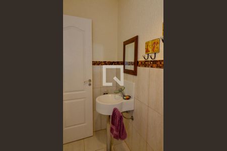 Casa de condomínio para alugar com 380m², 4 quartos e 3 vagasLavabo