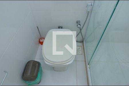 Casa de condomínio para alugar com 380m², 4 quartos e 3 vagasBanheiro da Suíte 1 e 2