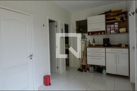 Casa de condomínio para alugar com 380m², 4 quartos e 3 vagasÁrea de serviço