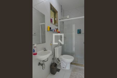 Casa de condomínio para alugar com 380m², 4 quartos e 3 vagasBanheiro de serviço