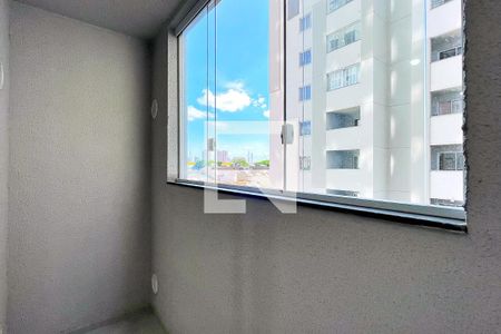 Varanda de kitnet/studio para alugar com 1 quarto, 27m² em Vila das Bandeiras, Guarulhos