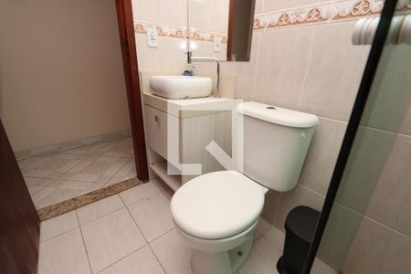Casa para alugar com 230m², 3 quartos e 2 vagasBanheiro Social
