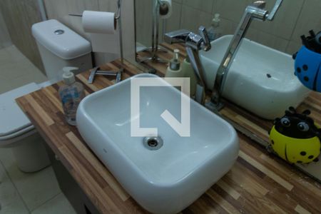 Banheiro da Suíte de casa para alugar com 1 quarto, 60m² em Jardim de Lorenzo, São Paulo