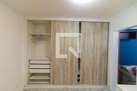 Suíte 1 de casa para alugar com 1 quarto, 60m² em Jardim de Lorenzo, São Paulo
